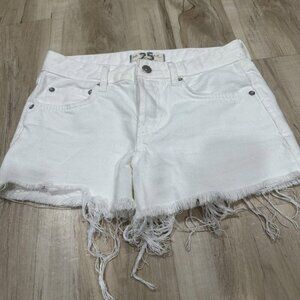 Women’s We The Free People White Shorts Distressed Size 25 Summer‎ Vacation